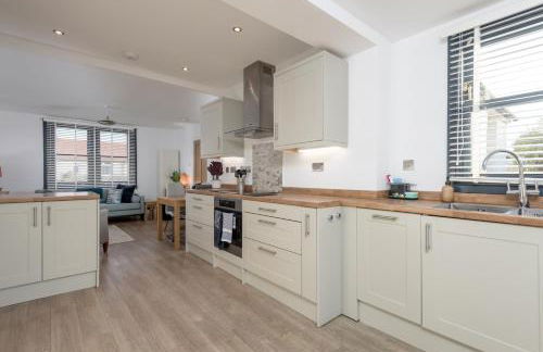 Sunset Retreat - Photo 10