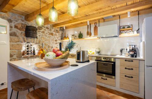 Villa Cocoon - Vacation Home with Heated Pool & Garden - Foto 29