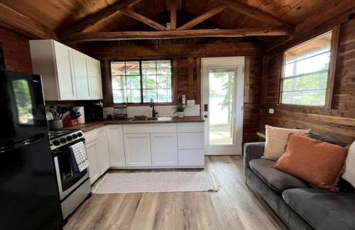Gorgeous Cabin with Beautiful Views of Toledo Bend Lake for a Relaxing Couples Getaway in Hemphill, Texas - Foto 9