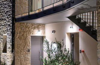 Kannas Mani Luxury Suites -Adults Friendly 14 Plus - Photo 34