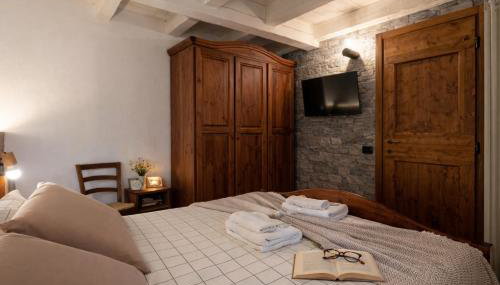 Luxury Tricolare con 6 posti letto e Giardino Privato-Garage & WIFI - Foto 2, towels, wardrobe