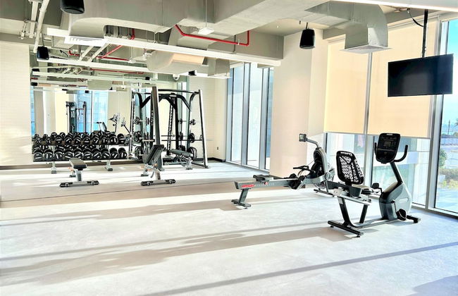 New! Luxurious Stay Dubai Creek Balcony & View - Photo 33