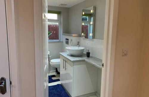 Self Contained - Own Entrance - Foto 4