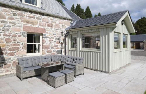 Middleton Farmhouse - Photo 24