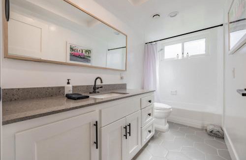 #Marbella Lane - Cozy Modern Home with Relaxing Design & Pool - Foto 40