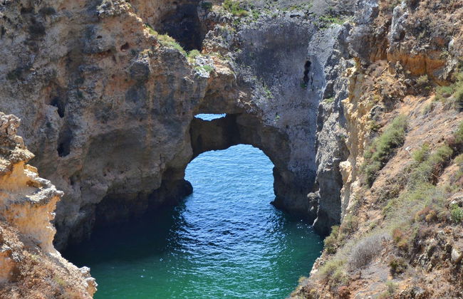 Paseo en barco por las cuevas de Ponta da Piedade - Foto 1
