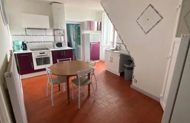 Appart 6/7 pers dans grande maison et cour privative - Foto 2