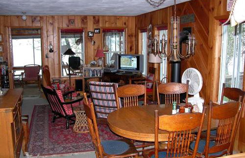 Peaceful Cottage Rental with Lake Champlain Views on Missisquoi Bay in Vermont - Foto 3