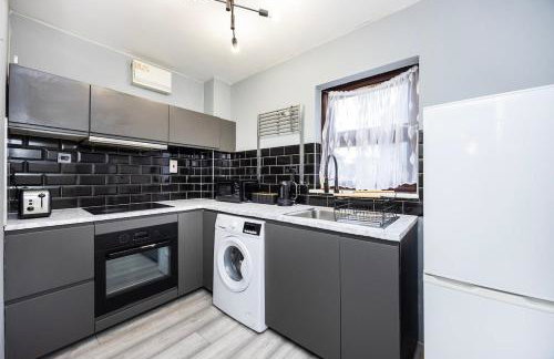 Modern 2 Bed Flat 2 Min Walk to Brockley Station - Photo 3