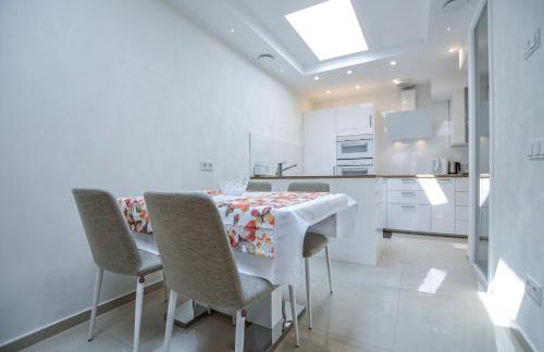 Stylisch und Schick, neue Wohnung, U-Bahn 2 Minuten - Photo 31