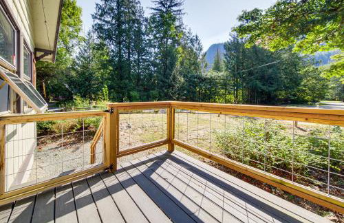 Walk to Skykomish River: Wooded Escape w/ Fire Pit - Foto 18