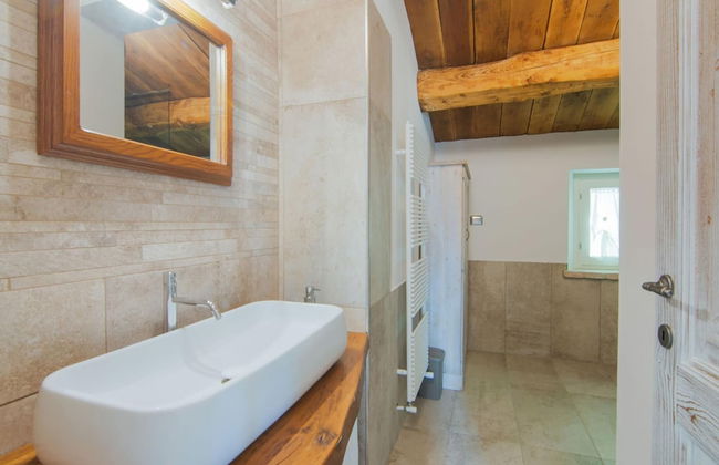 Chic Villa in Acqualagna with Hot Tub in Pool & Private Garden - Foto 20