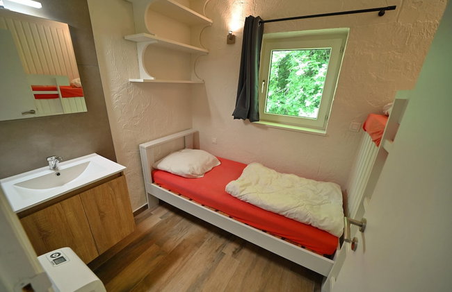 Bungalow in Virton by Vallee de Rabais Lake - Photo 16