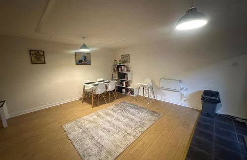 1 bed annex with extra sofa bed ideal for families and business guests - Photo 16