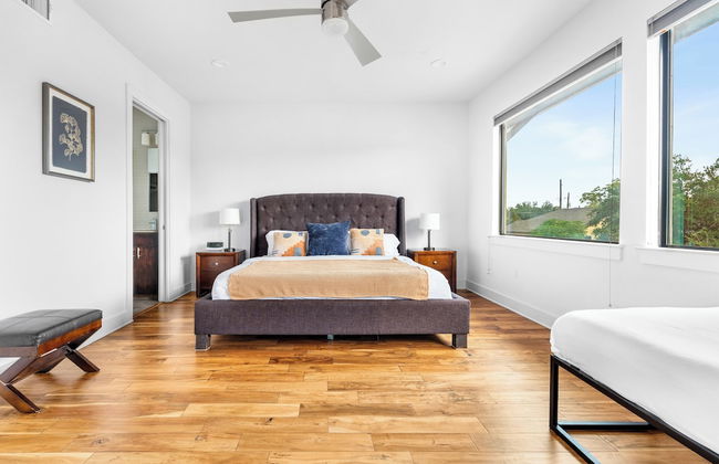 Walk to Restaurants & Entertainment on East Side - Foto 9