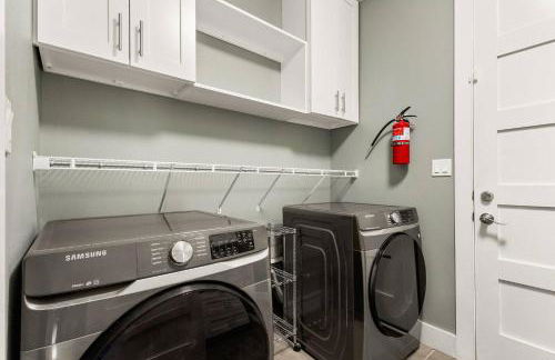 SoCo Cowgirl: Pool, Putt, Karaoke, Spa, 2mi to DT - Foto 56