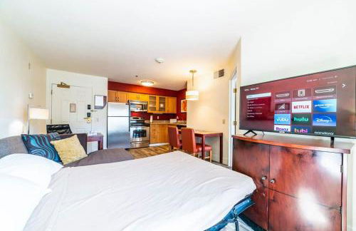 Phoenix 1bd Queen Economy - Photo 44