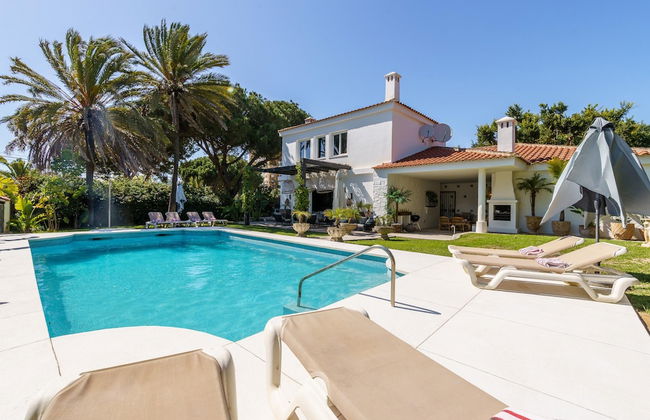 Golden Villa Luxury Pool Retreat & Beach - Foto 1