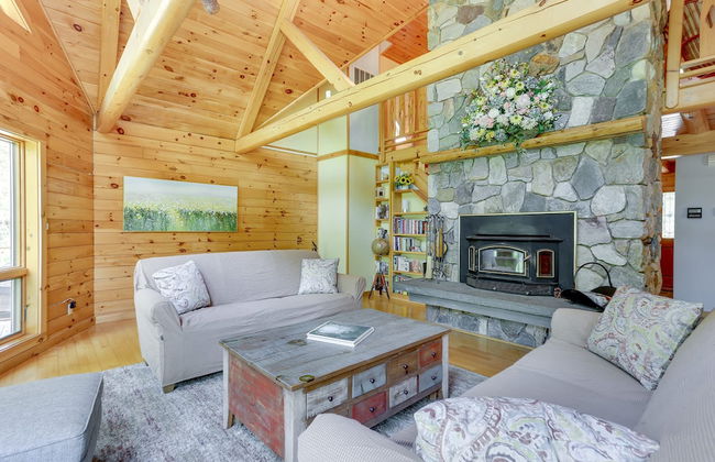 Pocono Dog-Friendly Home on River - Foto 17