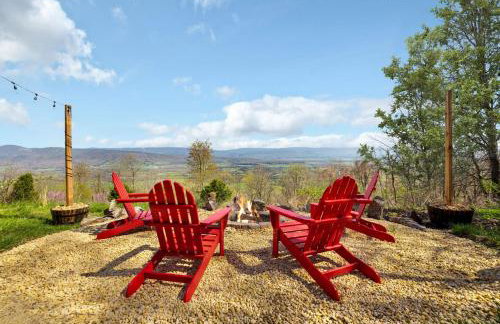 Lofted chalet cabin w hot tub fire pit & views - Foto 26
