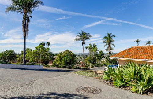 Private Hilltop Getaway with Patio Dogs Welcome! - Foto 23