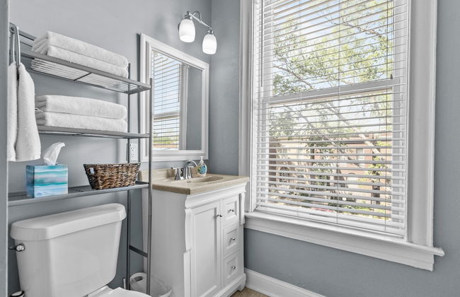 Cozy Shaw Sanctuary | JZ Vacation Rentals - Photo 20