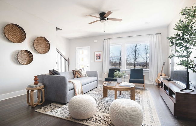 Chesney & Rhett by Avantstay Sleeps 20! Spacious Home w/ Southern Flare - Foto 2