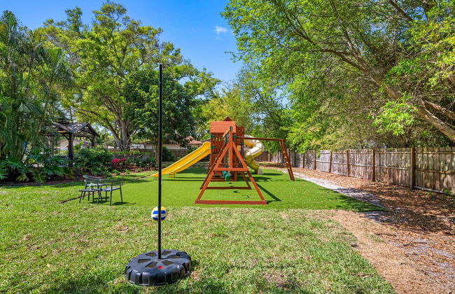 Luxe Largo Retreat: Pool, Games, Basketball & More - Foto 28