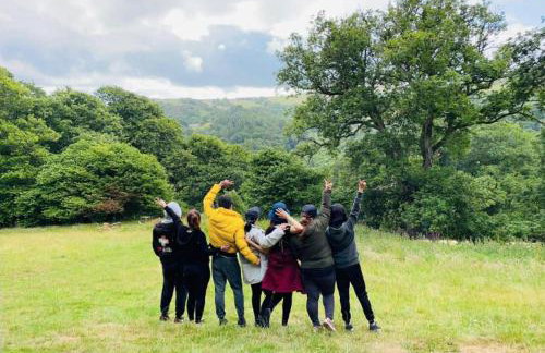 Wood Cabin & 4 Large Bell Tents - Hapus Hideaway - Foto 15