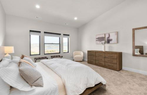 New East Deer Valley, 1 min, 994 New luxury 5br Twin House, Hot Tub, Lake view, Park City 10 min - Photo 27