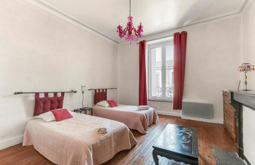 Les Bellevue Cité "3 Apartments, 1 with Garden & Private Parking, Aircon, WiFi, Free Public Car Park, 1 km from Cité" - Foto 18