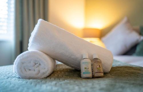 Cosy 3-Bed House With Parking, 5 Mins to QE & Uni - Photo 61