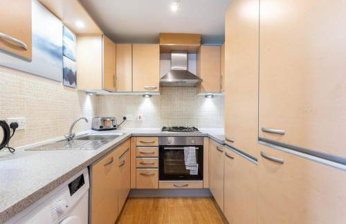 Modern 2 bed BroomPark/Central apt. with Parking - Photo 29