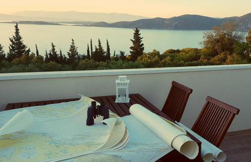 Captain's Attic - Photo 24