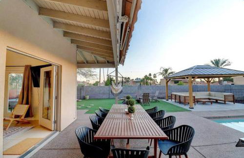 Epic 6BR with Pool, Spa and Fire Pit - Walk to Trails - Foto 5