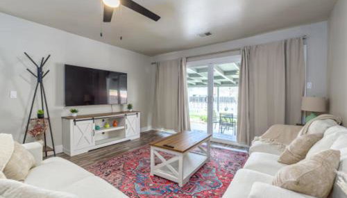 Pet-Friendly Home - Big Yard for Family Stays - Foto 5