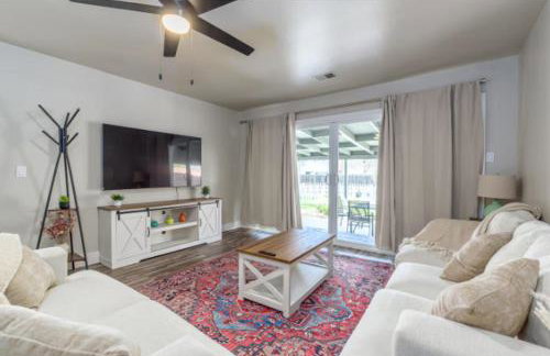 Pet-Friendly Home - Big Yard for Family Stays - Foto 5