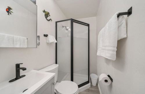 3BR 2BA Comfy Home with Jacuzzi - Foto 21
