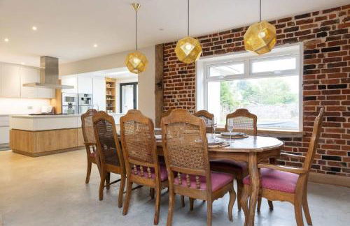 Spacious 4-Bed Near City & Sea - Foto 13