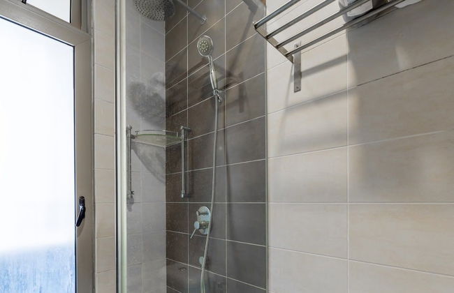 Shaftsbury Residences by Superhost - Photo 72