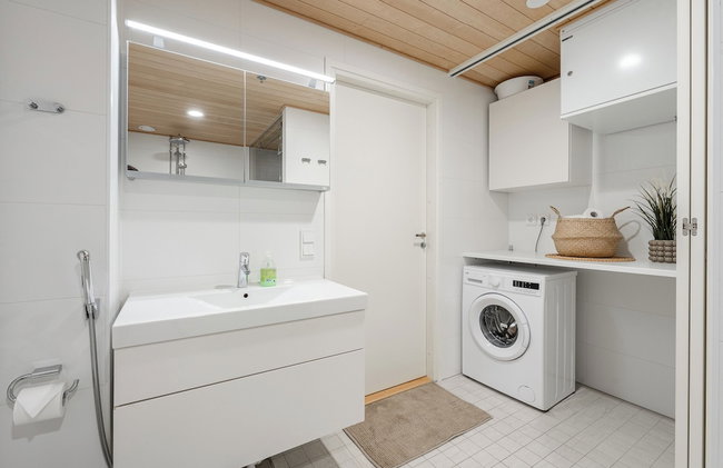 Stylish New 1BR Home with Sauna, Hosts 5 Guests - Photo 29