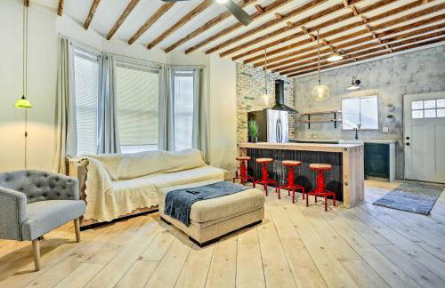 Stylish Newark Home with Deck Less Than 14 Mi to NYC! - Foto 1