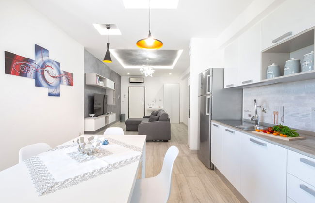 New & Stylish two Bedroom Apartment with Balconies - Foto 26