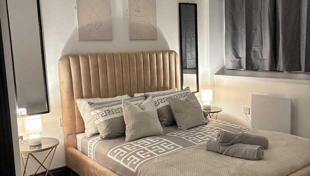 Stylish City Centre Apt- 25 Off Monthly Stays! - Foto 2, Habitación