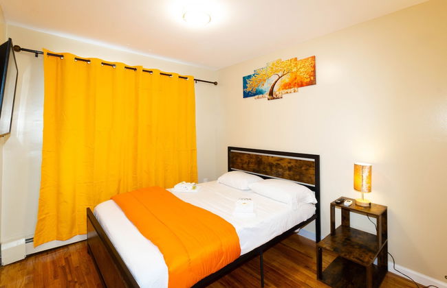 Cheerful & Beautiful 3-Bedroom Ranch - Photo 19