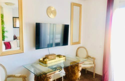 ÁTICO DELUXE entre CENTRO y PLAYA Salinas con TERRAZA, WIFI, PISCINA climatizada, GYM, SAUNA y GARAJE -Smart TV - Foto 3