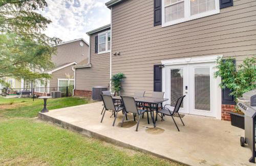 Pool and Lake Access Lovely Monkey Island Getaway - Foto 27