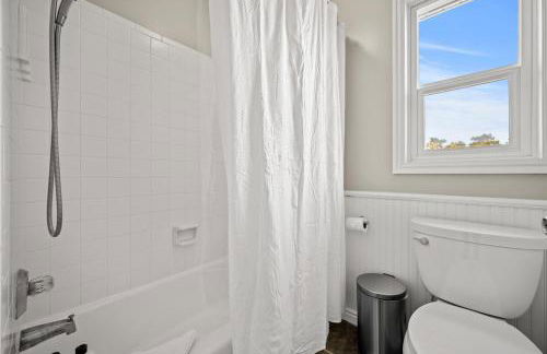 Hobbs Mill Ski Lodge Theater Games Dogs OK - Photo 49