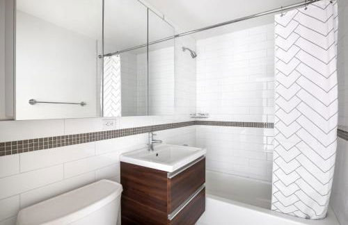 Chelsea 1BR w Gym Concierge nr Penn Stn MSG NYC-439 - Foto 9