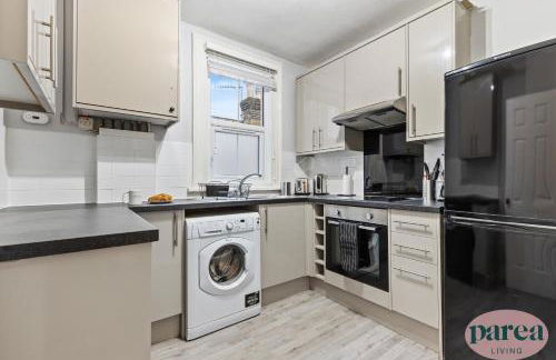 Parea Living - Leytonstone, 2-Bedroom Serviced Apartment, Free Parking, Remote Working - Foto 22